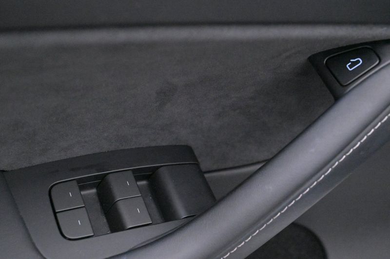 Tesla Model Y bild 10