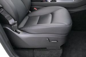 Tesla Model Y bild 13