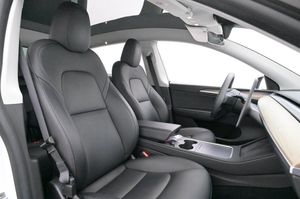 Tesla Model Y bild 12