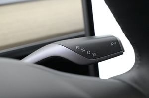 Tesla Model Y bild 8