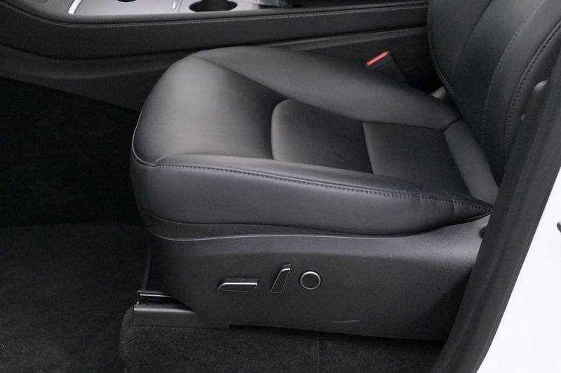Tesla Model Y bild 11