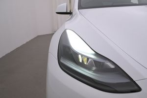 Tesla Model Y bild 26