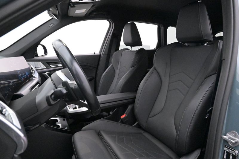 BMW iX1 bild 10