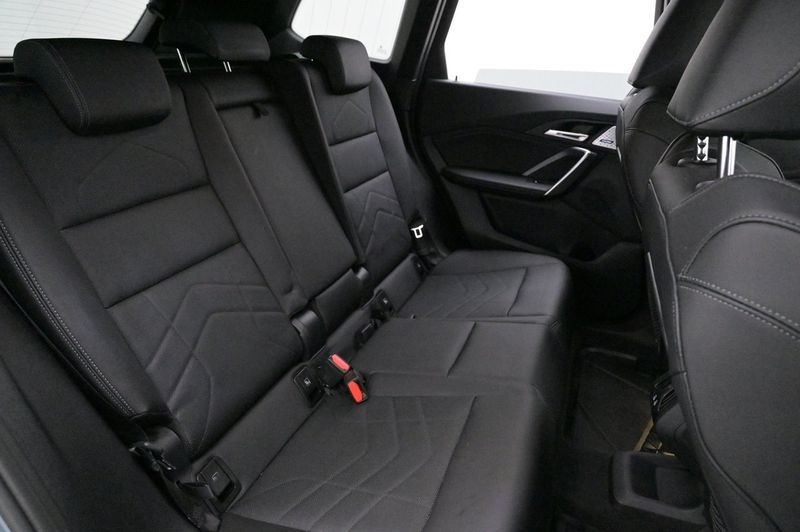 BMW iX1 bild 19