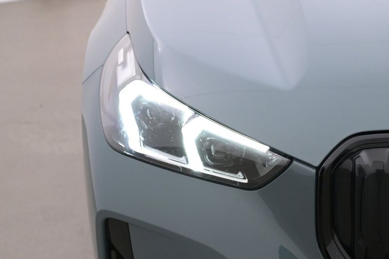 BMW iX1 bild 25