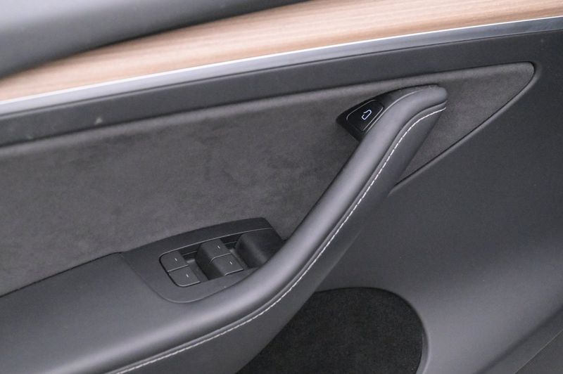 Tesla Model Y bild 10