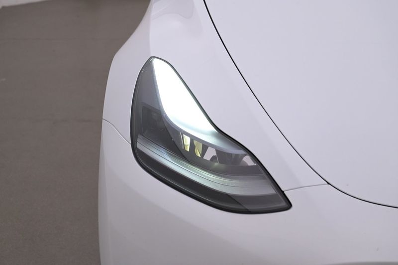 Tesla Model Y bild 26