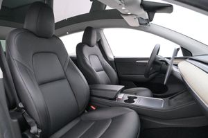 Tesla Model Y bild 12