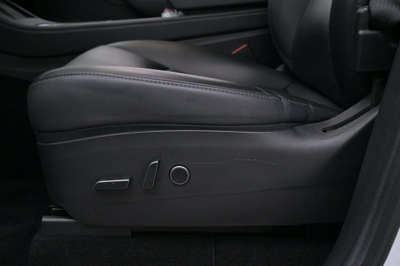 Tesla Model Y bild 11
