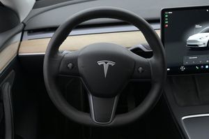 Tesla Model Y bild 7
