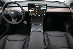 Tesla Model Y bild 6
