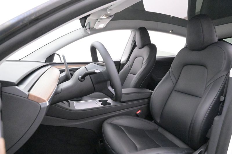Tesla Model Y bild 9