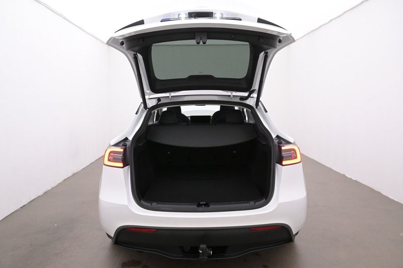 Tesla Model Y bild 22