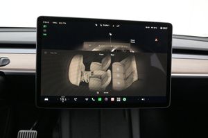Tesla Model Y bild 15