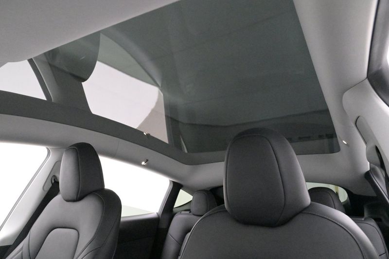 Tesla Model Y bild 20