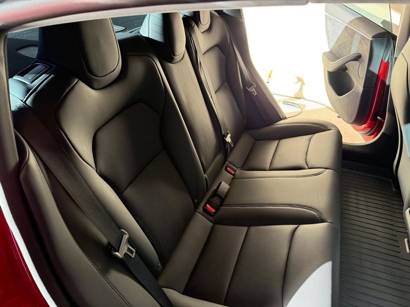 Tesla Model 3 bild 5