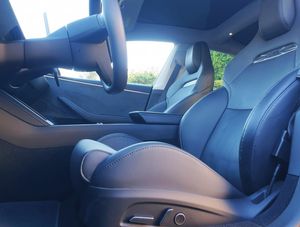 Tesla Model 3 bild 2