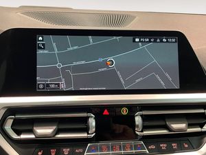 BMW 330 bild 16