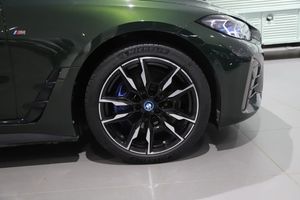 BMW i4 bild 6