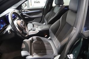 BMW i4 bild 8