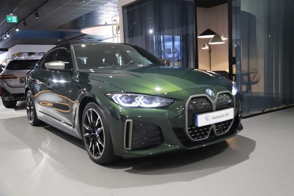 BMW i4 Fully Charge / Laser / 19" - 2024
