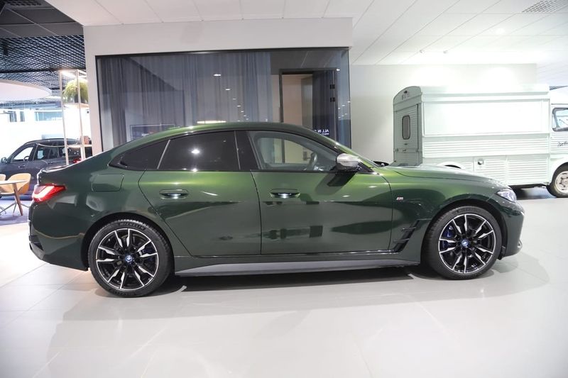BMW i4 bild 7