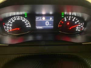 Peugeot 208 bild 12