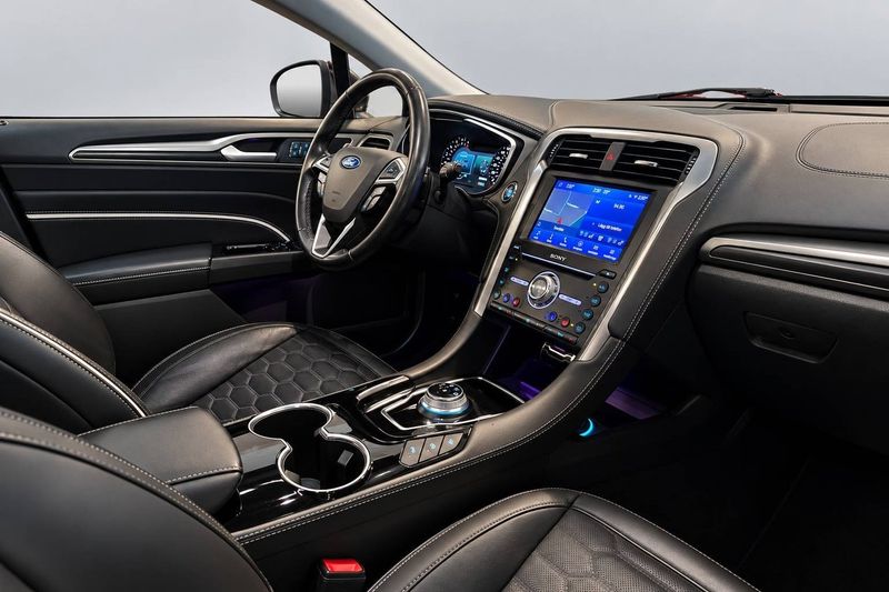 Ford Mondeo bild 15