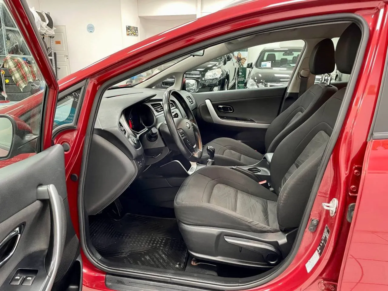 Vehicle image 13
