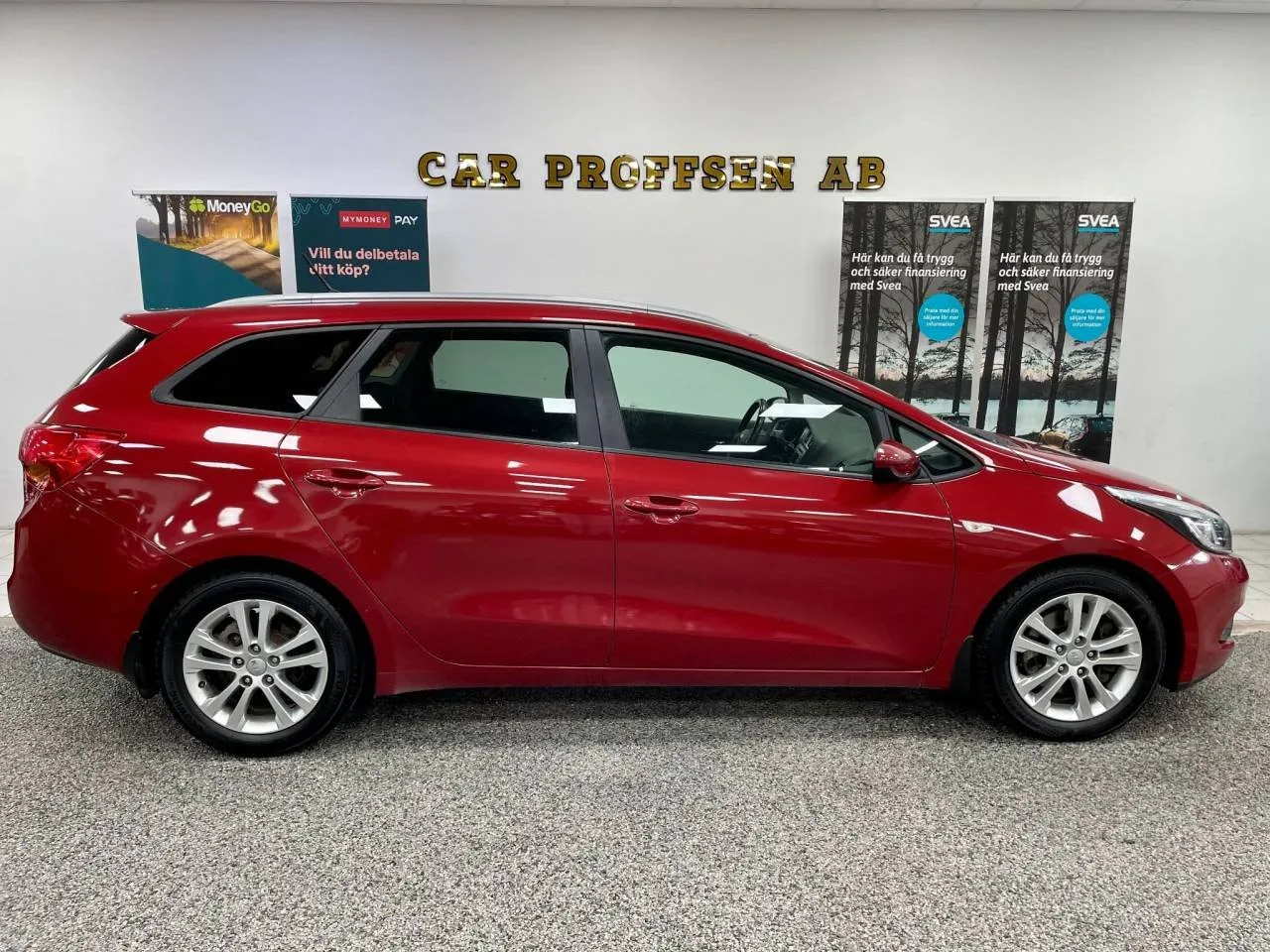 Vehicle image 16
