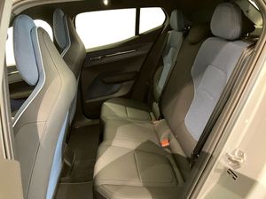 Volvo EX30 bild 7