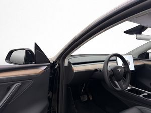 Tesla Model Y bild 11