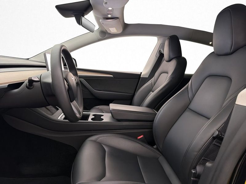 Tesla Model Y bild 12