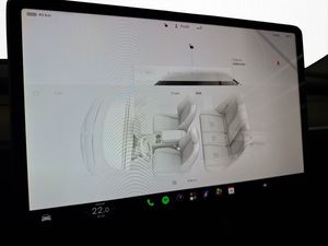 Tesla Model Y bild 28
