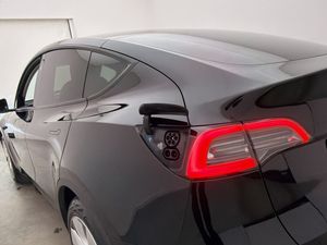 Tesla Model Y bild 31