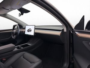 Tesla Model Y bild 14
