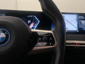 BMW iX bild 38