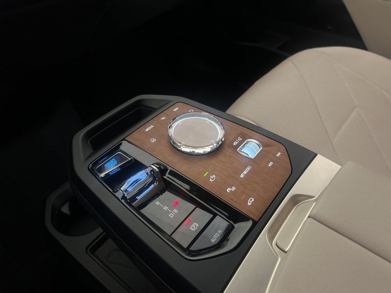 BMW iX bild 36