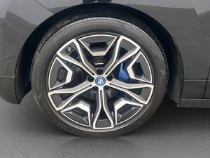 BMW iX bild 19