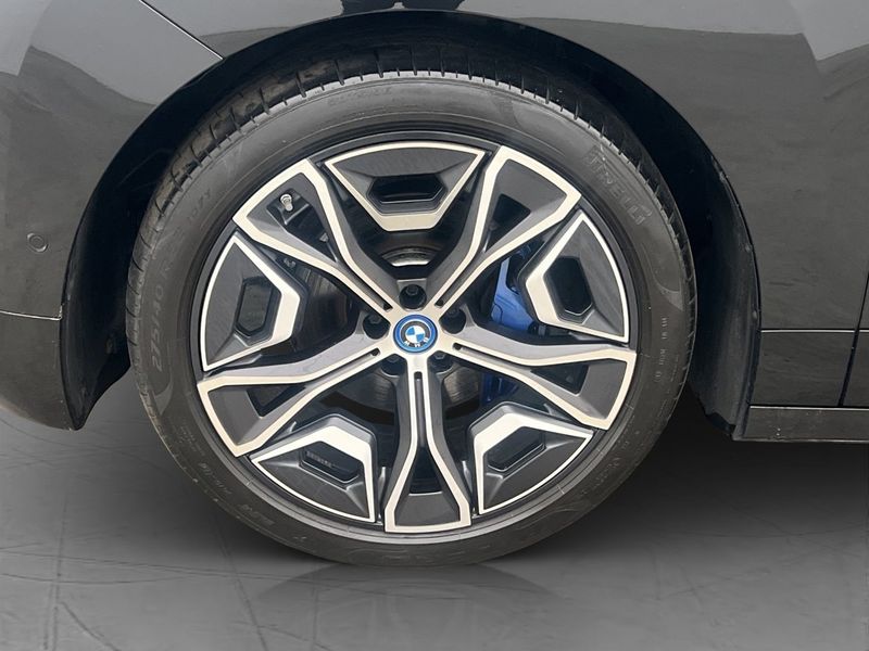 BMW iX bild 19