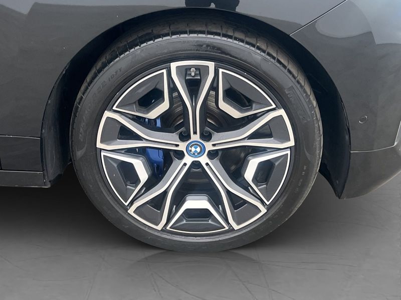 BMW iX bild 10