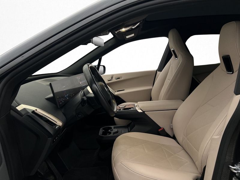 BMW iX bild 11