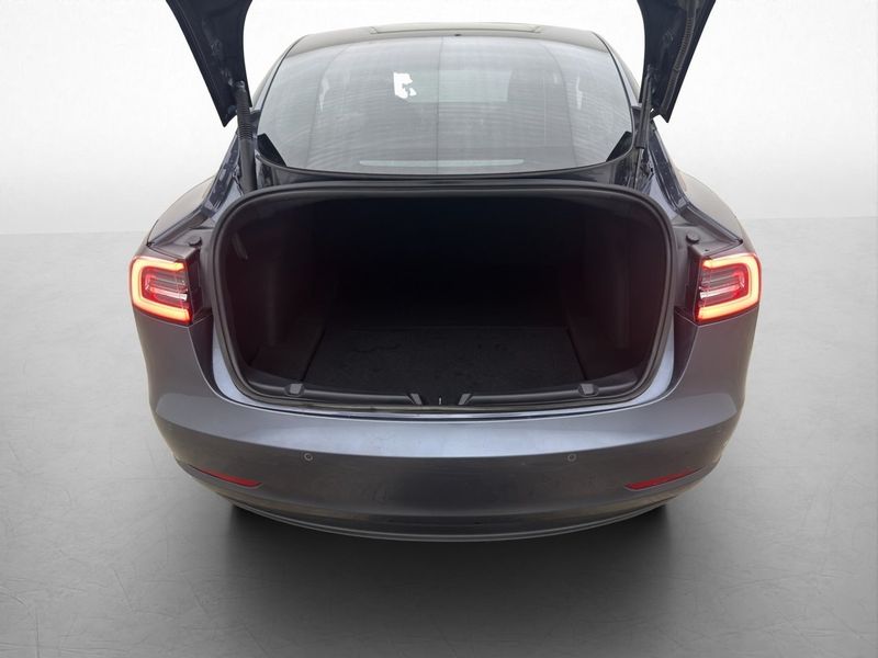 Tesla Model 3 bild 31