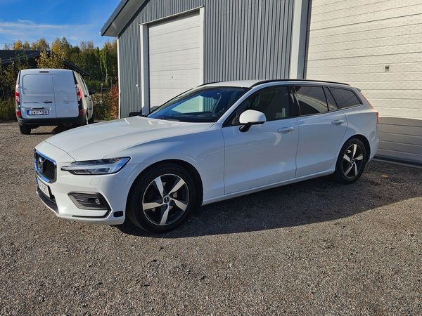 Volvo V60 D3 Geartronic Momentum SE II VOC DRAG - 2020