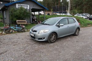 Toyota Auris bild 1