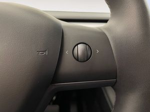 Tesla Model Y bild 23