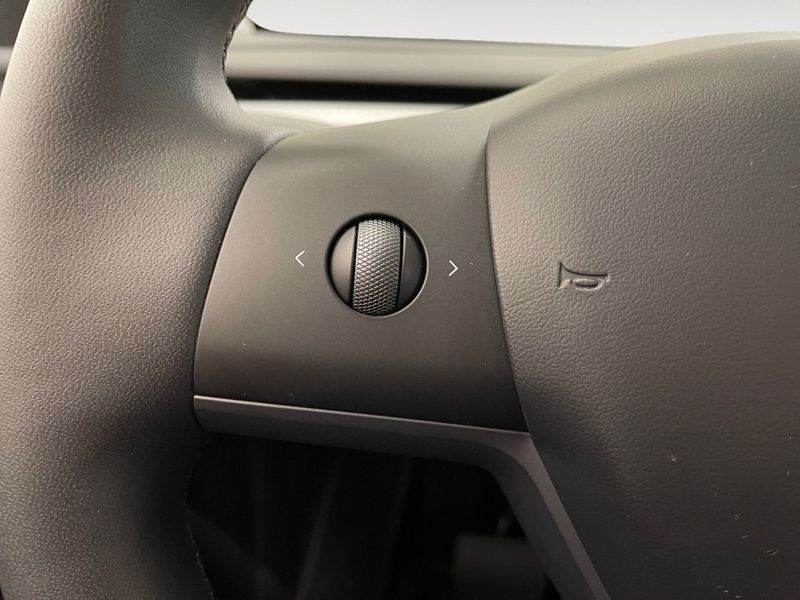 Tesla Model Y bild 22