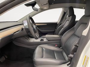 Tesla Model Y bild 11