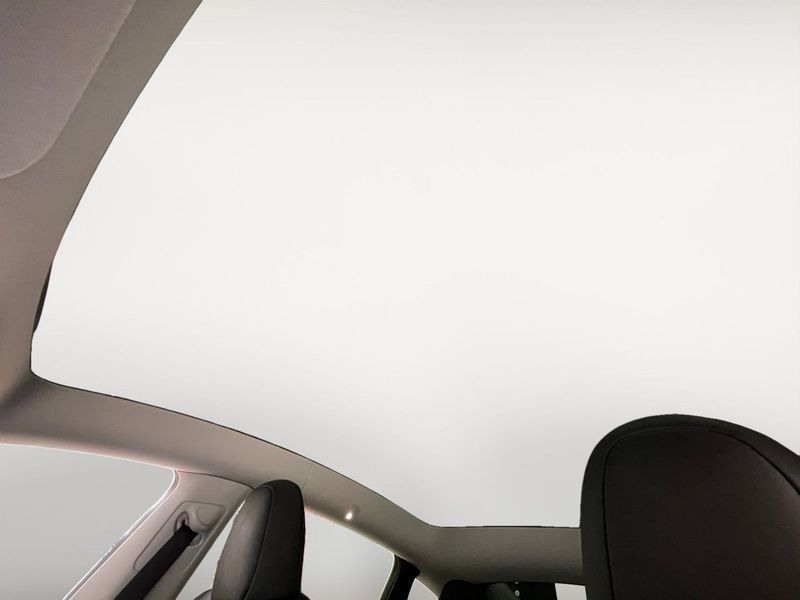 Tesla Model Y bild 19
