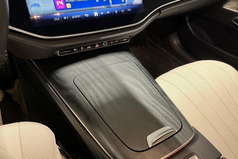 Mercedes E300 bild 12